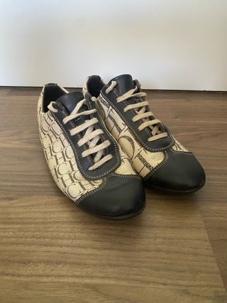 Zapatos Carolina Herrera Beige y Marrón