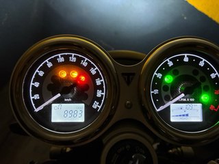 Triumph Speed Twin 1200 Negra/Gris