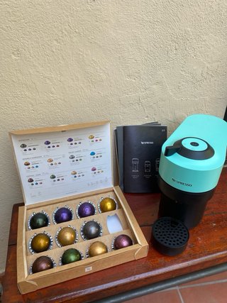 Cafetera Nespresso Vertuo Pop Menta