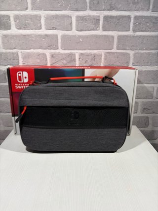 Estuche Nintendo Switch Gris