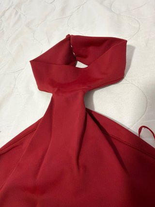 Top cuello alto burdeos sin mangas