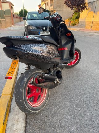 Yamaha Jog RR Roja y Negra