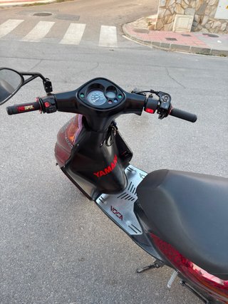 Yamaha Jog RR Roja y Negra