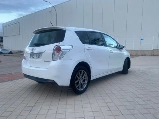 Toyota Corolla verso  2013
