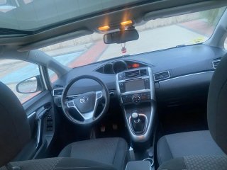 Toyota Corolla verso  2013