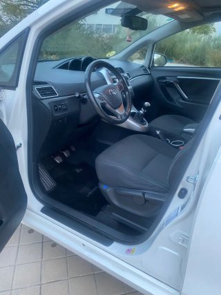 Toyota Corolla verso  2013