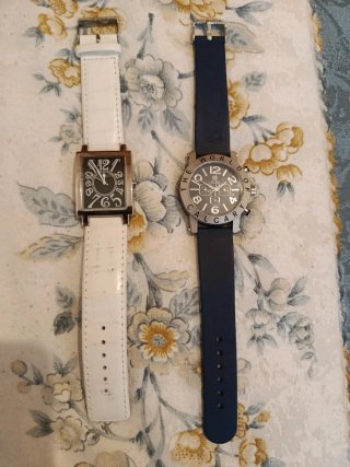 Lote 2 relojes: blanco y azul