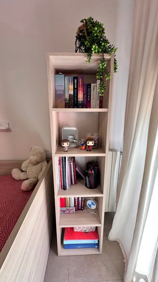 Cama nido juvenil con estantes