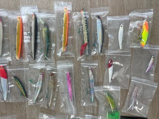 Señuelos aparejos pesca curricán barco jigging
