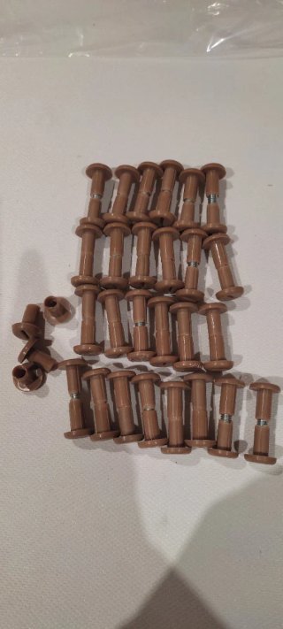 Tornillos para unir módulos