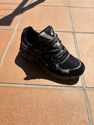 Asics Gel Negras y Grises