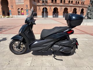 Piaggio Beverly 400 hpe Negra