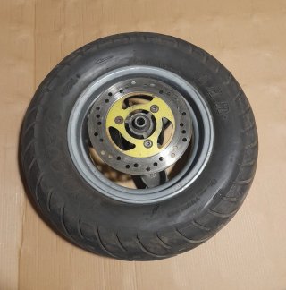 Rueda delantera scooter