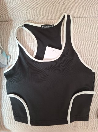 Conjunto deportivo Top y Falda-pantalon Negra