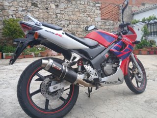 Honda CBR 125R Roja y Plata