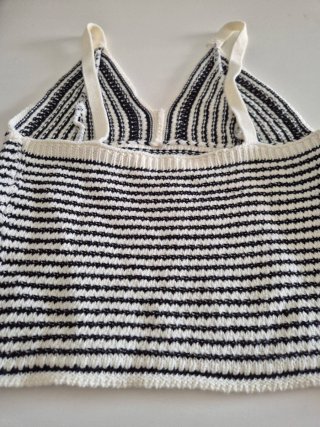 Top de rayas blanco y negro