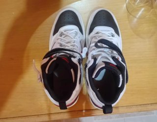 Zapatillas Nike Altas Blancas y Rojas