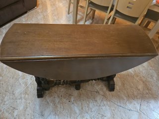 Mesa de madera redonda