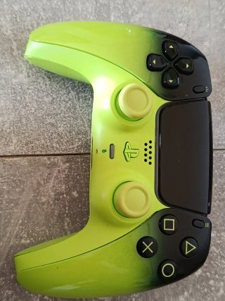 Mando PS5 Verde y Negro