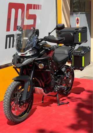 CF Moto 800 MT Explore 2025