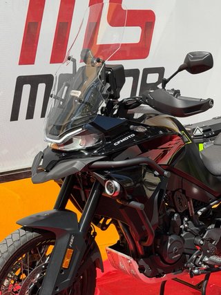 CF Moto 800 MT Explore 2025
