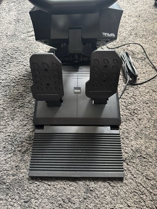 Volante Hori PS4 con Pedales