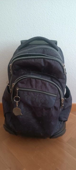 Mochila Totto con ruedas y asa metálica