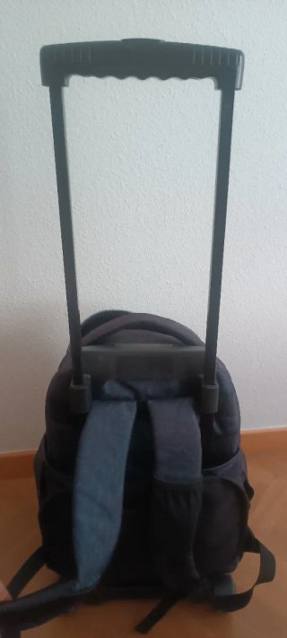 Mochila Totto con ruedas y asa metálica