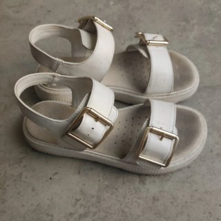 Sandalias Geox niña blancas y doradas