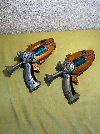 2 Pistolas Bajoterra Naranja y Gris