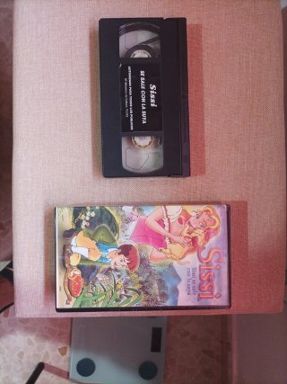 VHS Sissi se sale con la suya