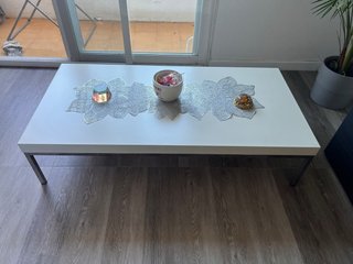 Mesita de salón/oficina blanca y metal