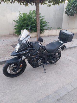 Suzuki V-Strom 650 XT Negra.