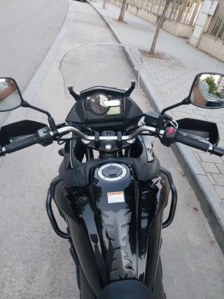 Suzuki V-Strom 650 XT Negra.