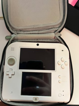 Nintendo 2DS Roja y Blanca