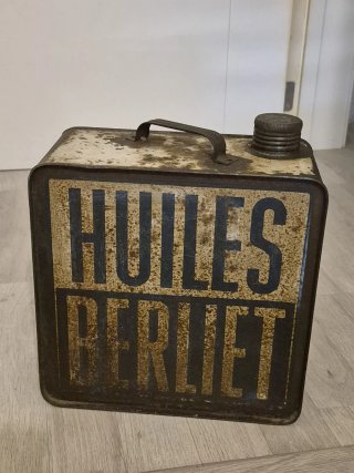 Lata de aceite antigua Berliet