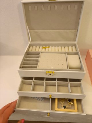 Portagioie bianco con dettagli oro