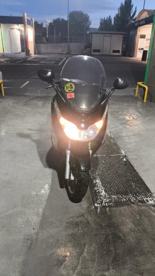Piaggio X8 Maxi Scooter Negra
