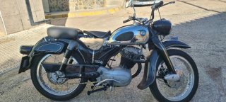 NSU 250 Moped Negra y Plateada