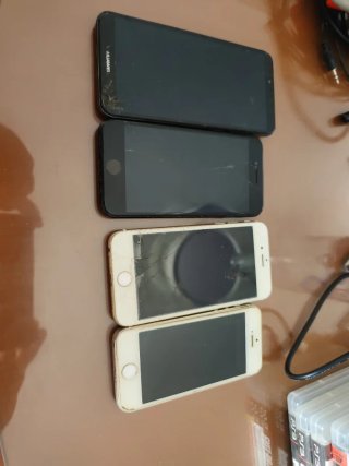 3 iPhones y 1 Huawei los 4 20 euros