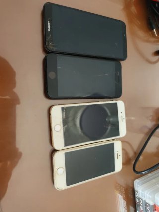 3 iPhones y 1 Huawei los 4 20 euros