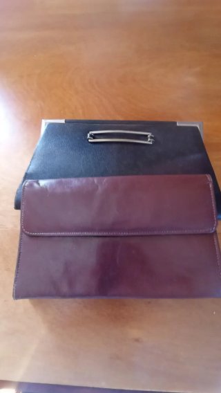 Carteras de mujer negras y marrones