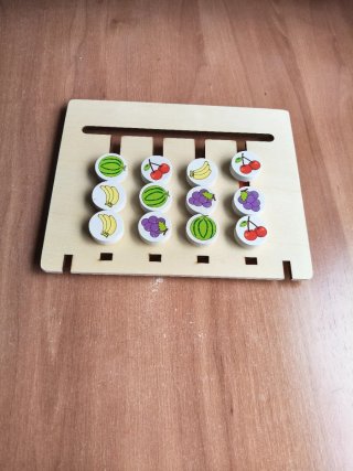 Juego educativo de emparejamiento de frutas