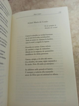 Versos escogidos: (1918-1983)