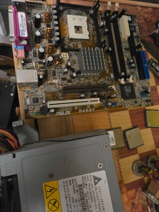 CPU Pentium 4 + Placa Base + 1GB RAM