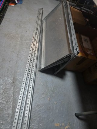 Estanterías metálicas 1 metro largo y 40 cm ancho