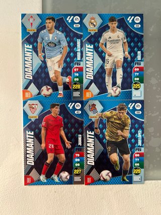 Lote de cromos de futbol adrenalyn XL 2024-25
