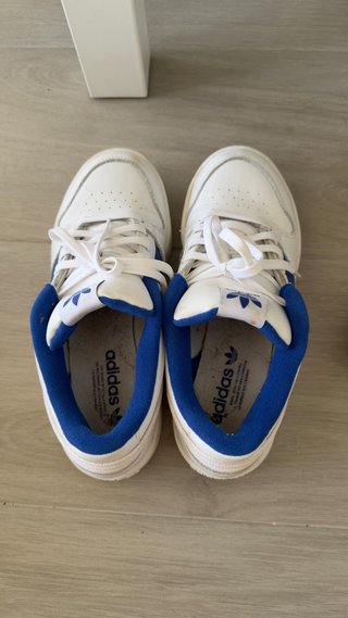 Zapatillas Adidas Blancas y Azules