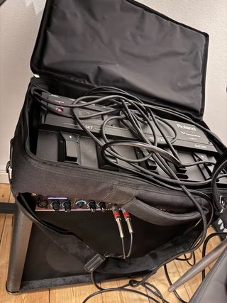Acordeón Roland FR-5 con Accesorios