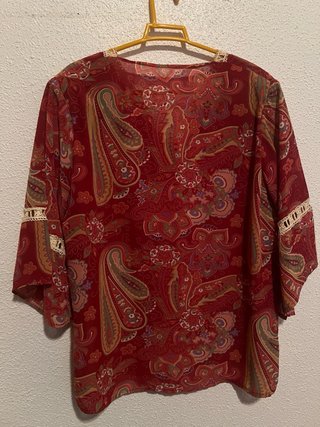 Blusa boho estampada con encaje – manga 3/4